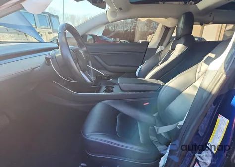 2018 Tesla Model 3 z USA, uszkodzony, nr VIN 5YJ3E1EB9JF116086